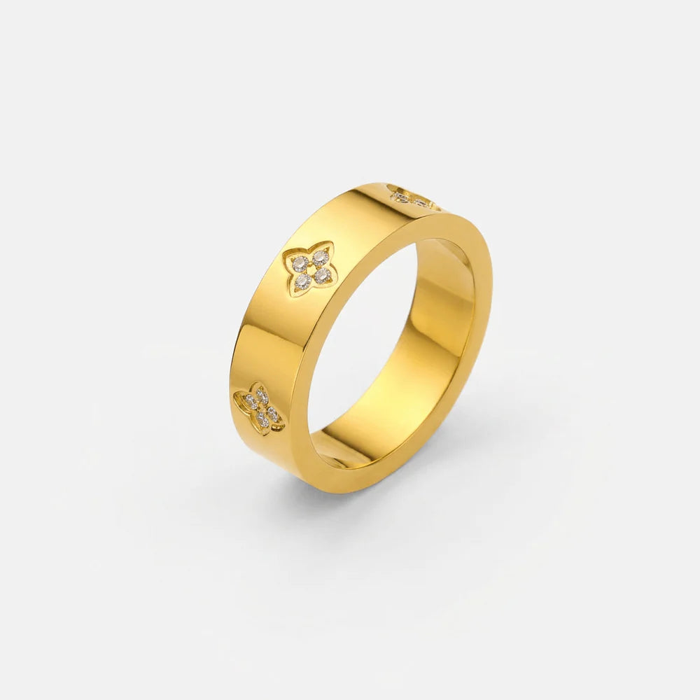 Clover Ring
