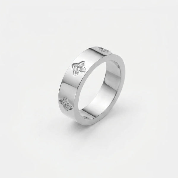 Clover Ring