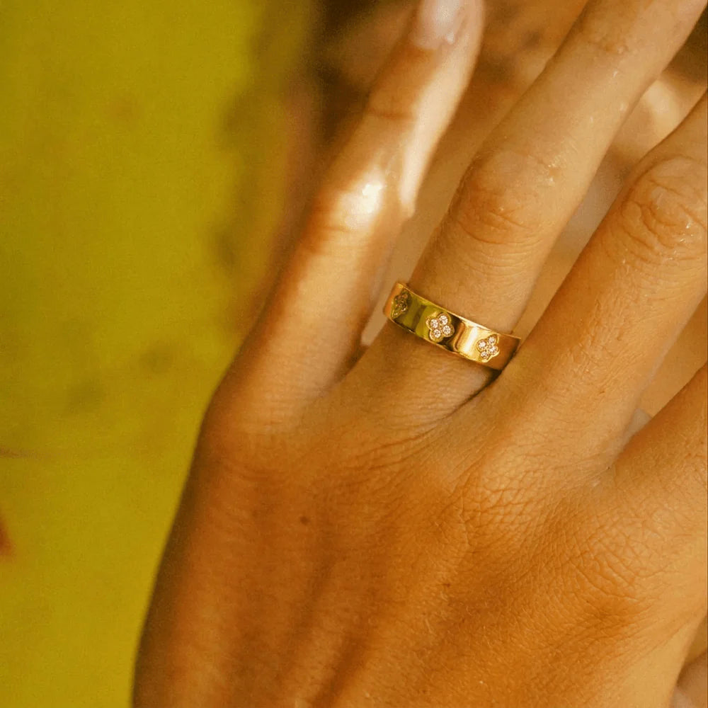 Clover Ring