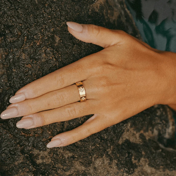 Clover Ring